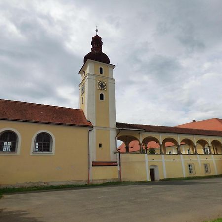 Penzion Nove Dvory Kutna Hora Exterior photo