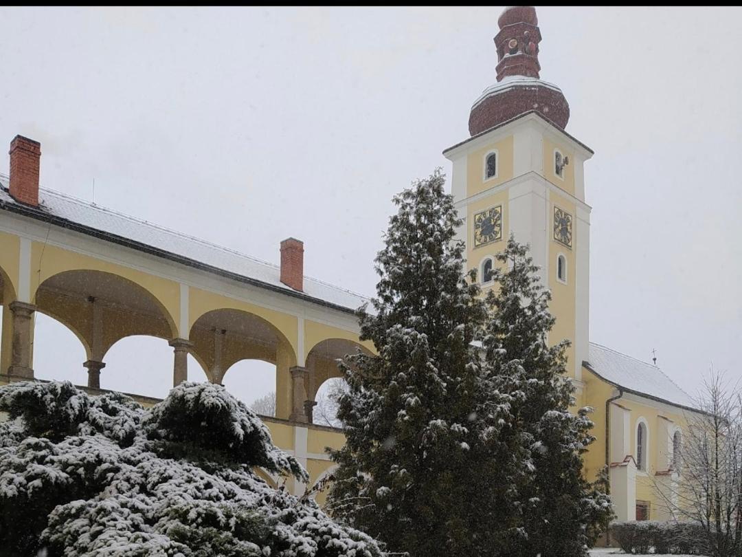 Penzion Nove Dvory Kutna Hora Exterior photo